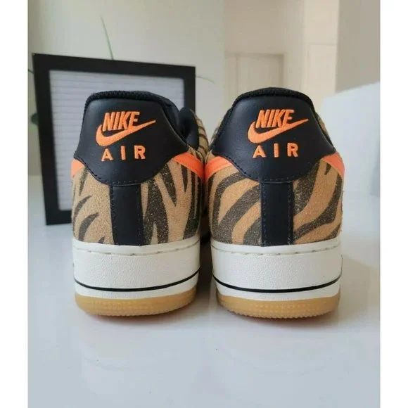 A49 SIZE 10 MEN'S NIKE AIR FORCE 1'07 PRM COCONUT MILK ORANGE DJ6192 100
